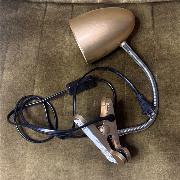 11 in. Gold Gooseneck Fully Flexible Clip-On/Clamp Desk Lamp with LED Chips - Picture 4 of 6